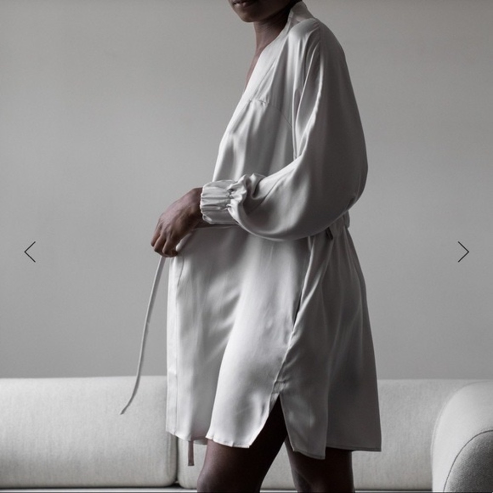 Lunya Silk Robe, Light Grey (Cloud), Medium
